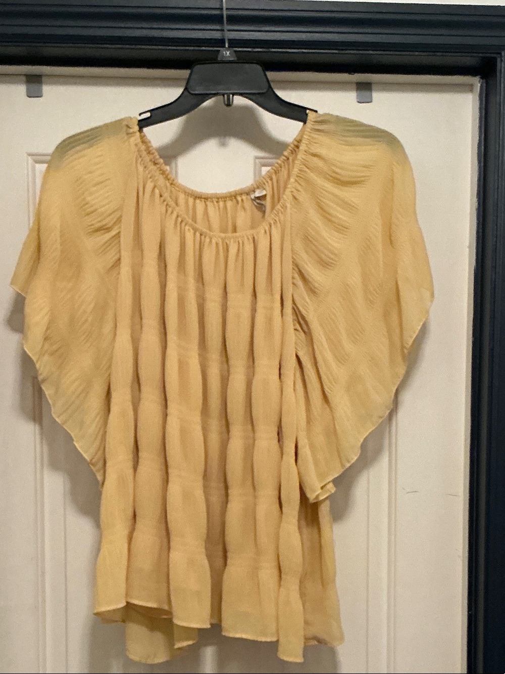 Cato Flutter-Sleeve Peasant Top in Mustard